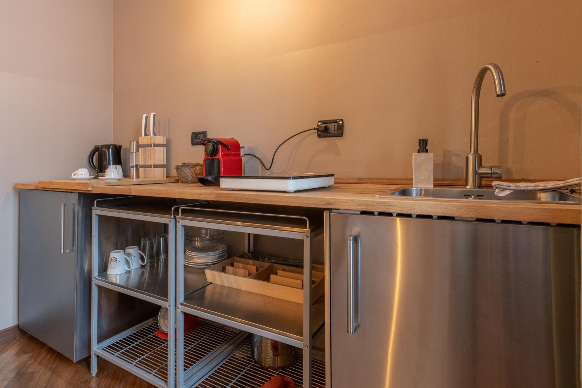 La Stazione Degli Artisti Apartment Триест Екстериор снимка